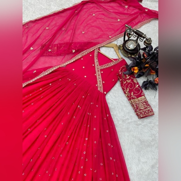 Elegance in Pink: Sequin Embroidered Georgette Gown Set - Picture 4 of 6